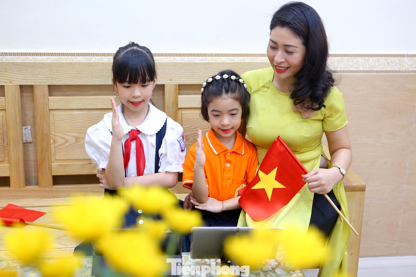 Ngay sau lễ khai giảng được truyền hình trực tiếp, các trường sẽ tổ chức gặp gỡ học sinh trực tuyến chính thức bắt đầu cho năm học mới.