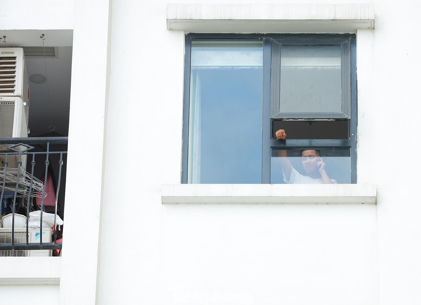 Cư dân trong toà chung cư bị phong tỏa