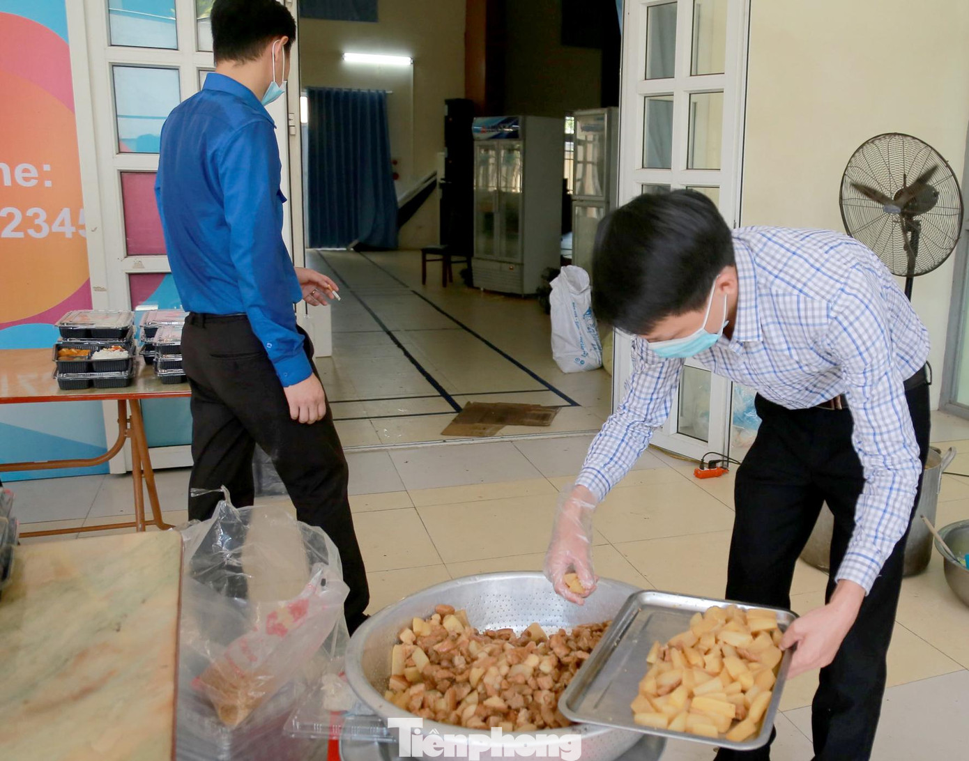 Thực đơn món ăn được thay đổi mỗi ngày, đảm bảo cung cấp đủ dinh dưỡng và vệ sinh an toàn thực phẩm.