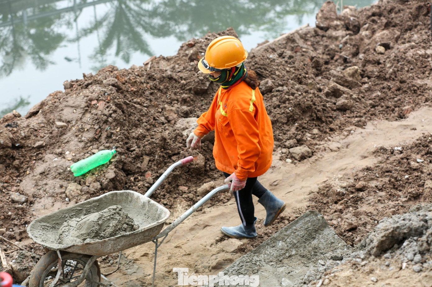 Hệ thống cống thu gom nước thải sông Tô Lịch được khởi công vào tháng 5/2020.