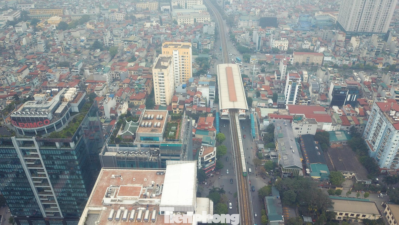 Để chuẩn bị công tác bàn giao dự án cho Hà Nội, Bộ GTVT và TP đã thống nhất từ 31/3 giao Ban Quản lý dự án đường sắt và Công ty Metro Hà Nội bắt đầu kiểm đếm tiếp nhận hồ sơ, tài liệu, tài sản. Thời gian thực hiện dự kiến từ 3 - 4 tuần. Hy vọng sau khoảng thời gian này, công tác chỉnh trang xung quanh dự án cũng sẽ được tiến hành quy củ.