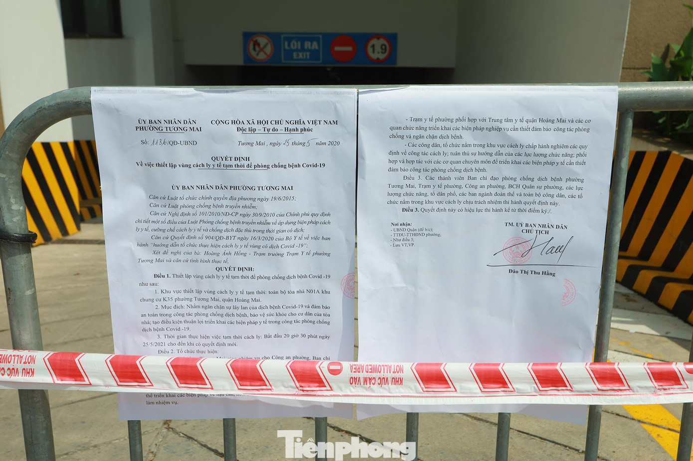 Quyết định phong toả tạm thời khu chung cư của quận Hoàng Mai nêu rõ: "Nhằm ngăn chặn sự lây lan của dịch bệnh COVID-19 và đảm bảo an toàn cho công tác phòng, chống dịch, bảo vệ sức khoẻ cho cư dân của toà nhà, tạo điều kiện thuận lợi triển khai các biện pháp y tế trong công tác phòng chống dịch bệnh". Lực lượng chức năng nhanh chóng tiến hành phun khử khuẩn toà nhà và khẩn trương truy vết các trường hợp có liên quan. Trong đợt dịch mới bùng phát lần thứ 4 này, Hà Nội đã ghi nhận tổng cộng 11 chùm ca bệnh. Trong đó, theo nhận định của Sở Y tế, chùm ca bệnh tại Times City - Công ty T&amp;T là rất phức tạp và chưa rõ nguồn lây. Đến nay, chùm ca bệnh này đã có 29 trường hợp dương tính SARS-CoV-2 và lan ra 10 quận huyện.