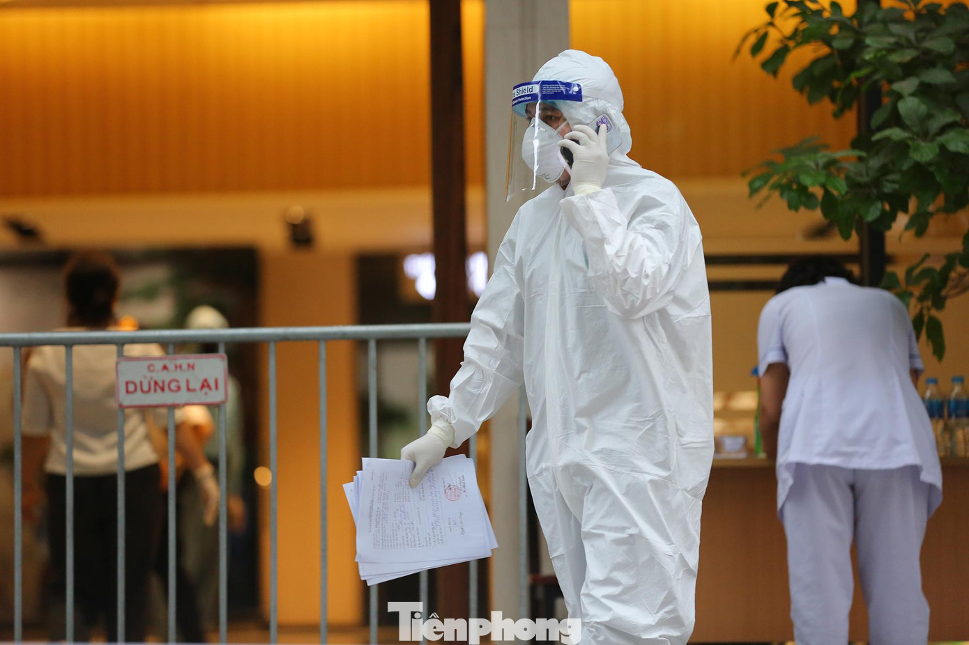 Trung tâm Y tế quận Thanh Xuân đã triển khai lấy mẫu được 76 trường hợp, trong đó có 08 F1 đã được lấy mẫu và chuyển đi cách ly tập trung tại trường Cao đẳng đường sắt 2/167 Gia Khuất, Thượng Thanh, Long Biên, Hà Nội.