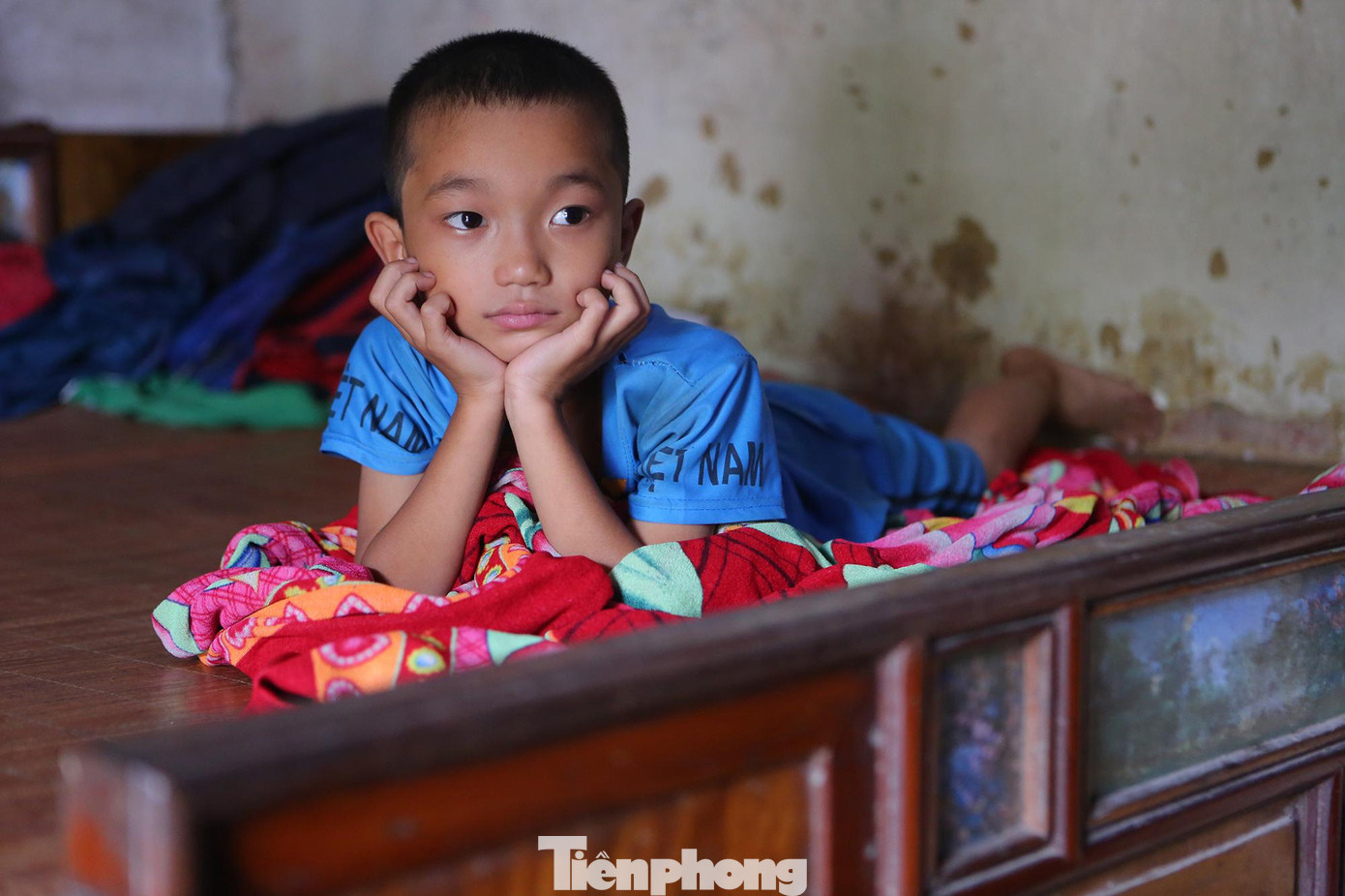 Em trai của Diệu đang học lớp 3 cũng rất hào hứng, vì từ nay đã có thiết bị hỗ trợ học online hiệu quả.