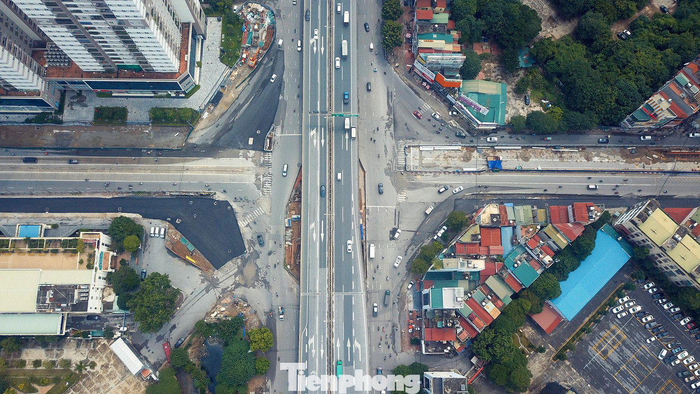 Sau khi hầm chui Lê Văn Lương được hoàn thành, nút giao sẽ có tổng cộng 10 làn xe theo hướng Lê Văn Lương - Tố Hữu và ngược lại, thay vì 8 làn xe như hiện nay, góp phần giải quyết xung đột giao thông tại nút giao Lê Văn Lương – Khuất Duy Tiến – Tố Hữu, từng bước hoàn chỉnh hệ thống hạ tầng giao thông Hà Nội.