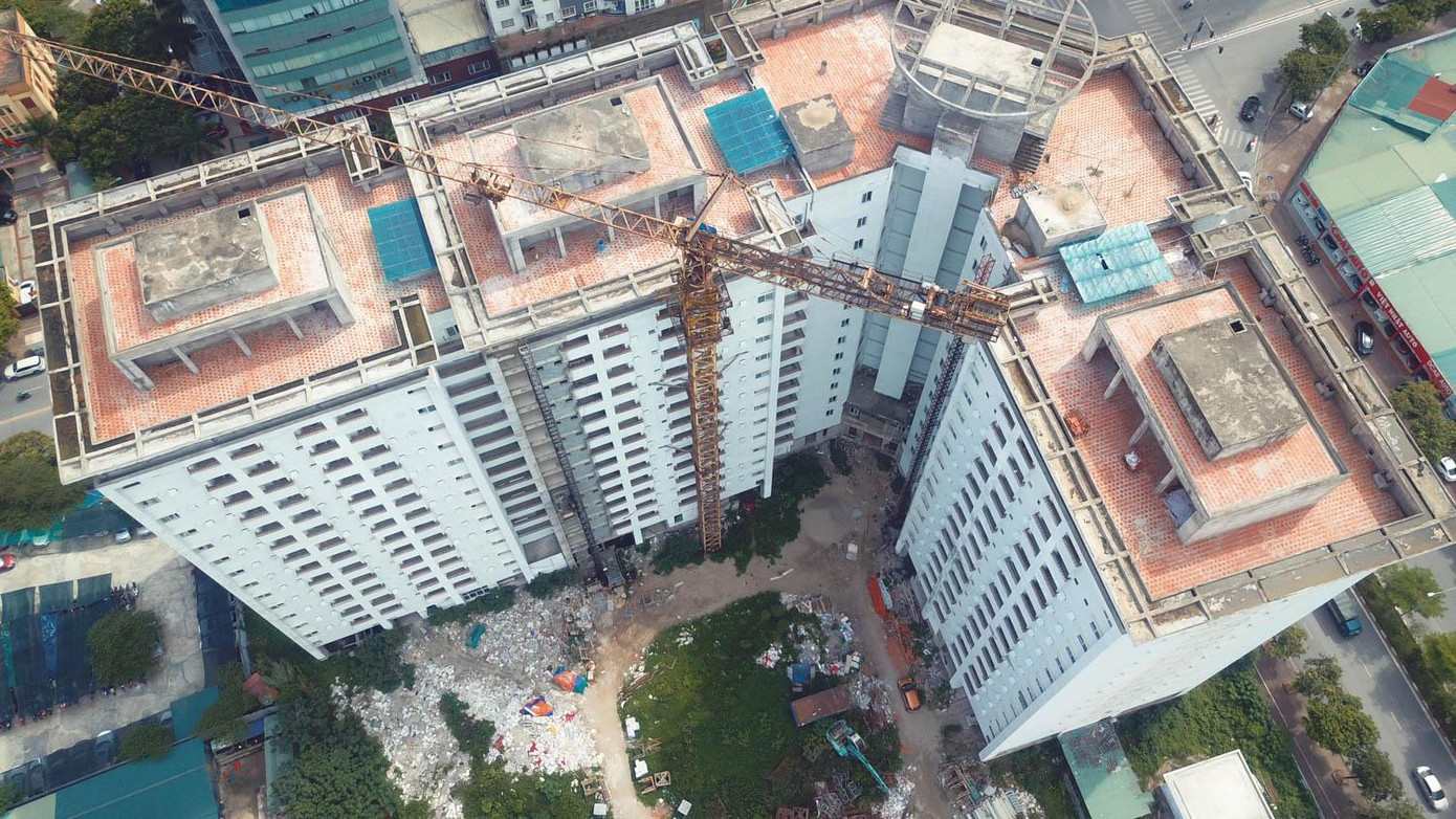 Thế nhưng đến nay sau hơn 10 năm thi công, dự án vẫn chưa thể hoàn thành thậm chí còn bị bỏ hoang, không có người ở, gây lãng phí lớn cho quỹ đất vàng của thủ đô.