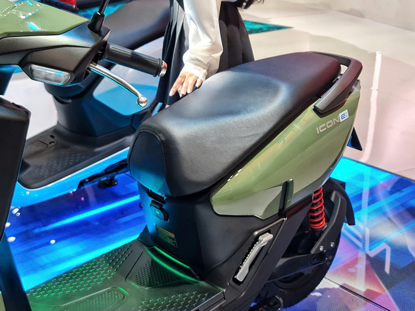 Phần yên xe của Honda ICONe được thiết kế rộng. Ảnh: Tạ Mai.