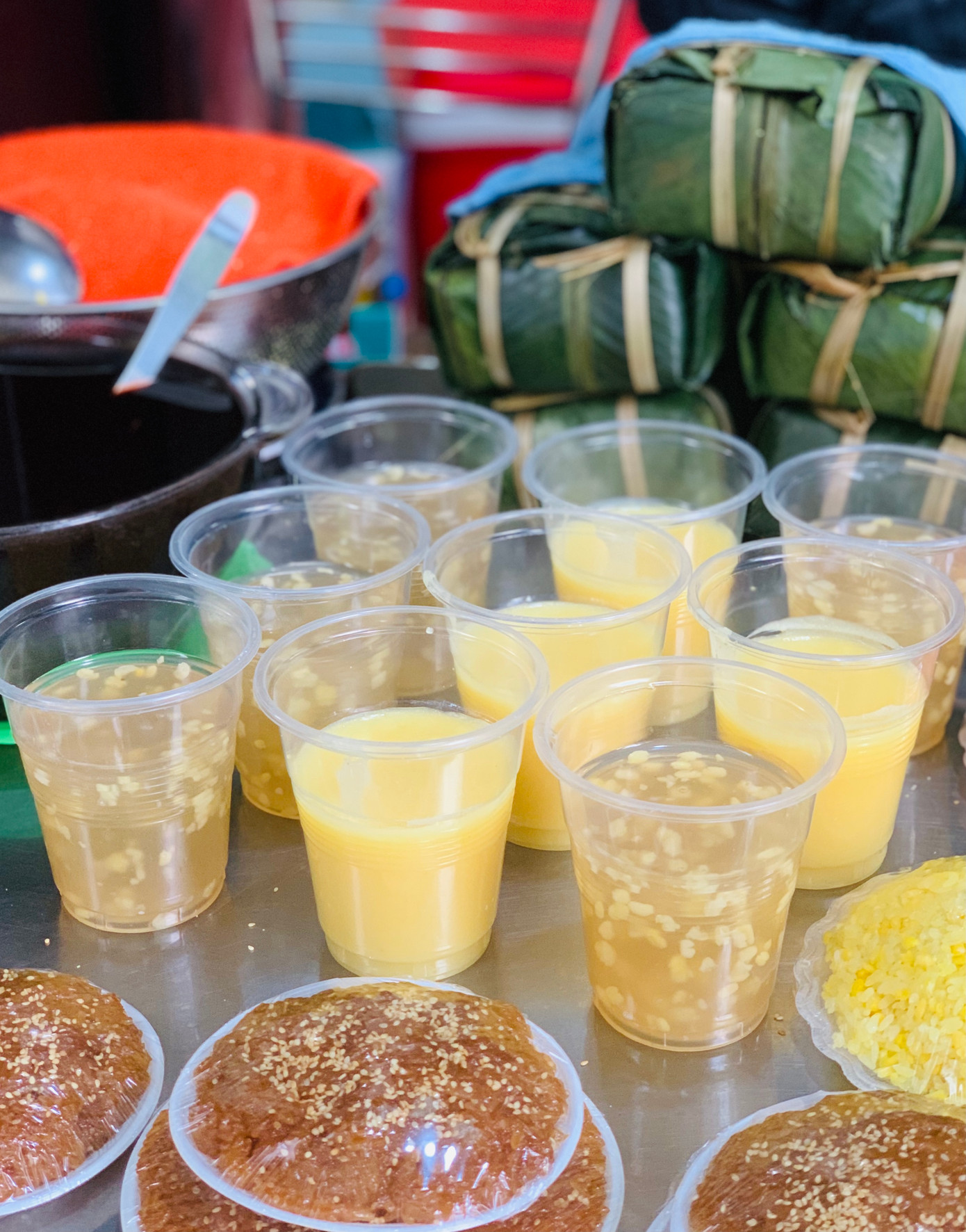 Xôi chè - lễ vật không thể thiếu trong mâm cúng rằm có giá từ 30.000 đồng Xôi chè - lễ vật không thể thiếu trong mâm cúng rằm có giá từ 30.000 đồng