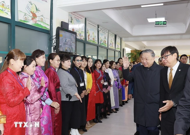 Tổng Bí thư, Chủ tịch nước Tô Lâm thăm Trường liên cấp số 14 mang tên Chủ tịch Hồ Chí Minh. (Ảnh: Trí Dũng/TTXVN) Tổng Bí thư, Chủ tịch nước Tô Lâm thăm Trường liên cấp số 14 mang tên Chủ tịch Hồ Chí Minh. (Ảnh: Trí Dũng/TTXVN)