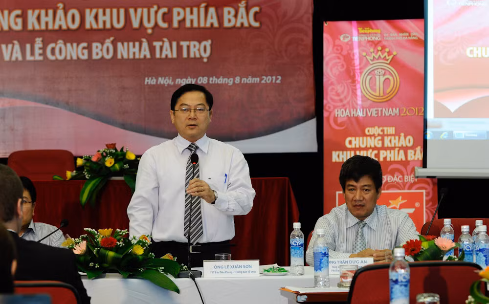 Ông Lê Xuân Sơn - Tổng Biên tập báo Tiền Phong, Trưởng Ban tổ chức Cuộc thi Hoa hậu Việt Nam 2012. Ảnh: N.C.Khanh Ông Lê Xuân Sơn - Tổng Biên tập báo Tiền Phong, Trưởng Ban tổ chức Cuộc thi Hoa hậu Việt Nam 2012