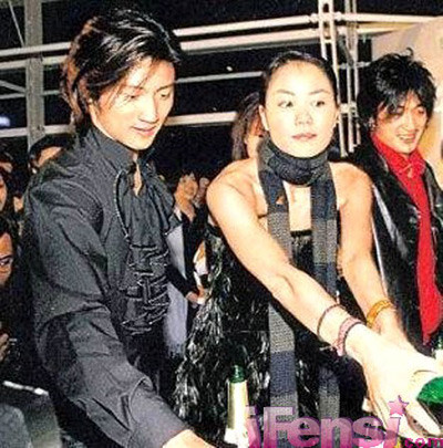 Trước đây, Vương Phi luôn là một phần cuộc sống của Tạ Đình Phong