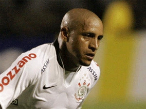 Roberto Carlos đang rất lo lắng cho tính mạng của những người thân trong gia đình. (Nguồn: Internet)