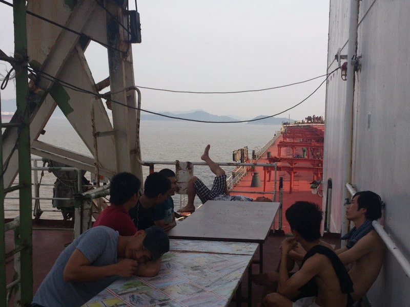 Hình ảnh các thuyền viên tàu Sea Eagle đang mắc kẹt tại Trung Quốc