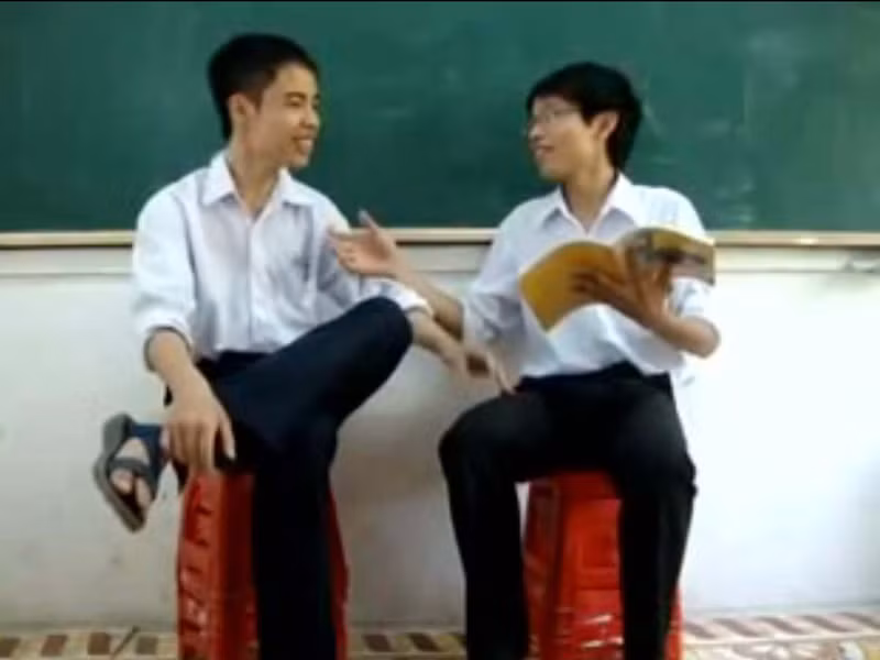 Màn hỏi xoáy đáp xoay của học sinh lớp 11A1 K37 trường THPT Hoa Lư, Ninh Bình