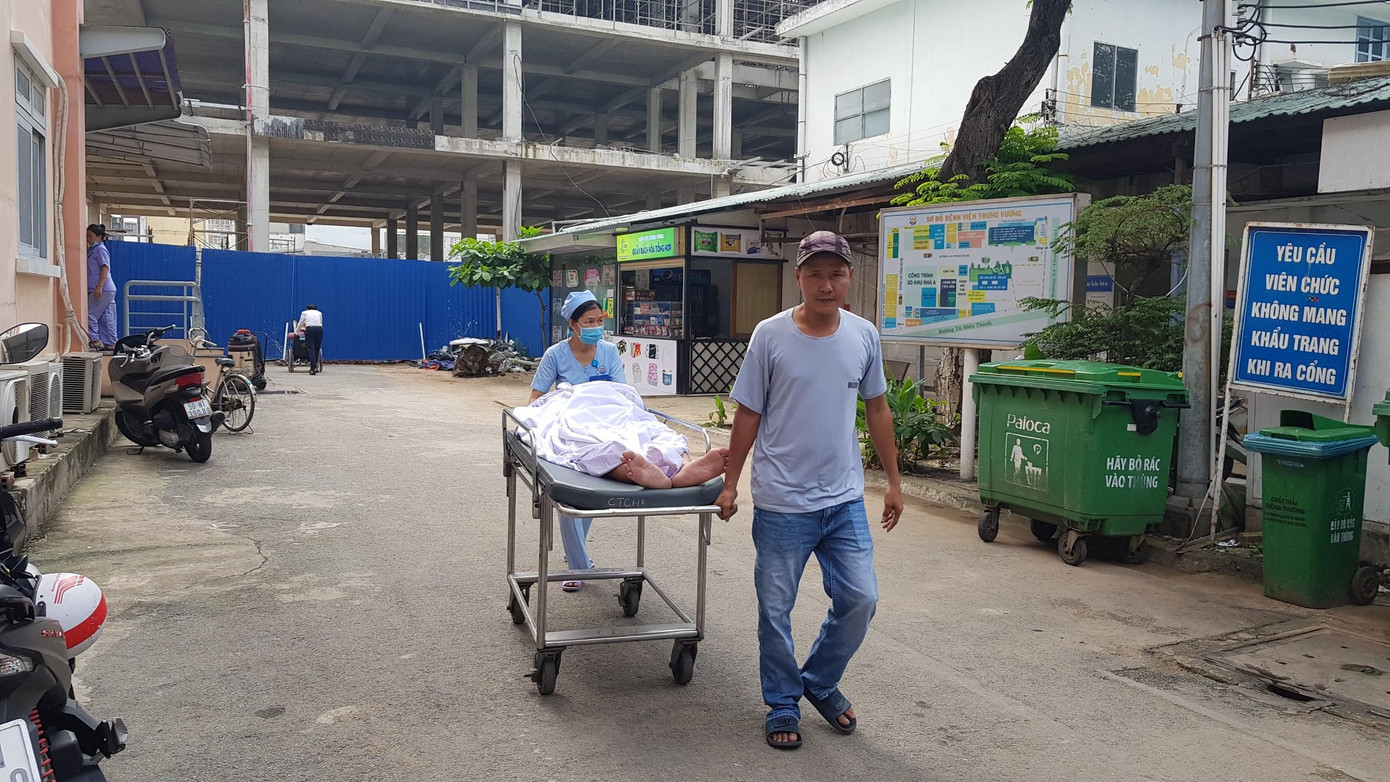 Nhà cũ xuống cấp, nhà mới chậm tiến độ, cơ sở vật chất hư hỏng khiến người bệnh chịu thiệt Nhà cũ xuống cấp, nhà mới chậm tiến độ, cơ sở vật chất hư hỏng khiến người bệnh chịu thiệt