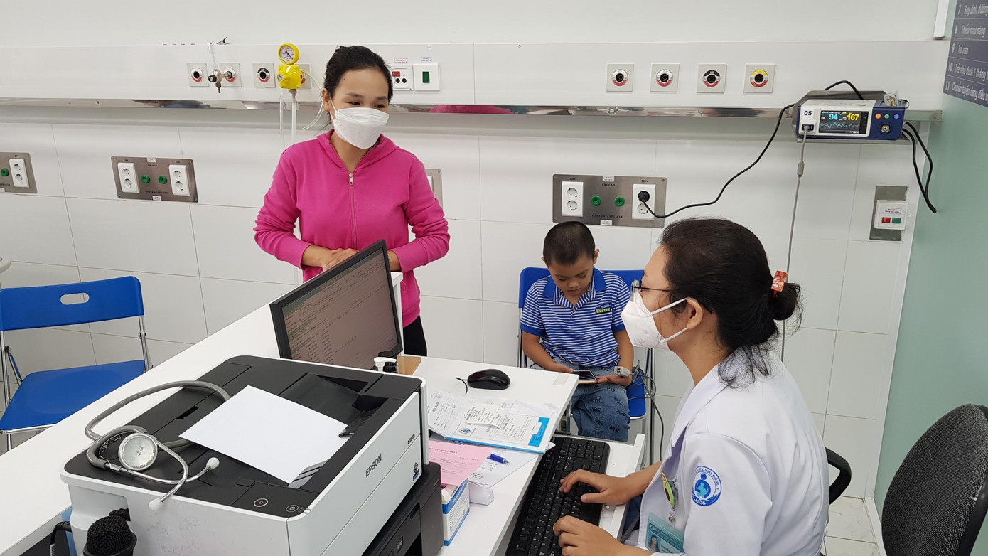 Bệnh viện Nhi Đồng 1 TPHCM đang ứng dụng y tế thông minh trong kê đơn thuốc điều trị cho bệnh nhân Bệnh viện Nhi Đồng 1 TPHCM đang ứng dụng y tế thông minh trong kê đơn thuốc điều trị cho bệnh nhân