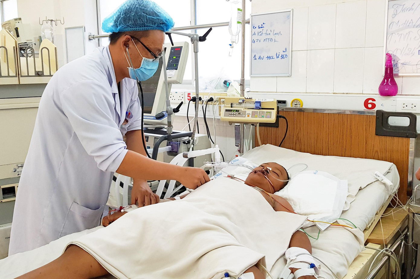 Số ca bệnh nặng, tử vong do SXH trên địa bàn TPHCM đã tăng cao so với cùng kỳ năm trước Số ca bệnh nặng, tử vong do SXH trên địa bàn TPHCM đã tăng cao so với cùng kỳ năm trước