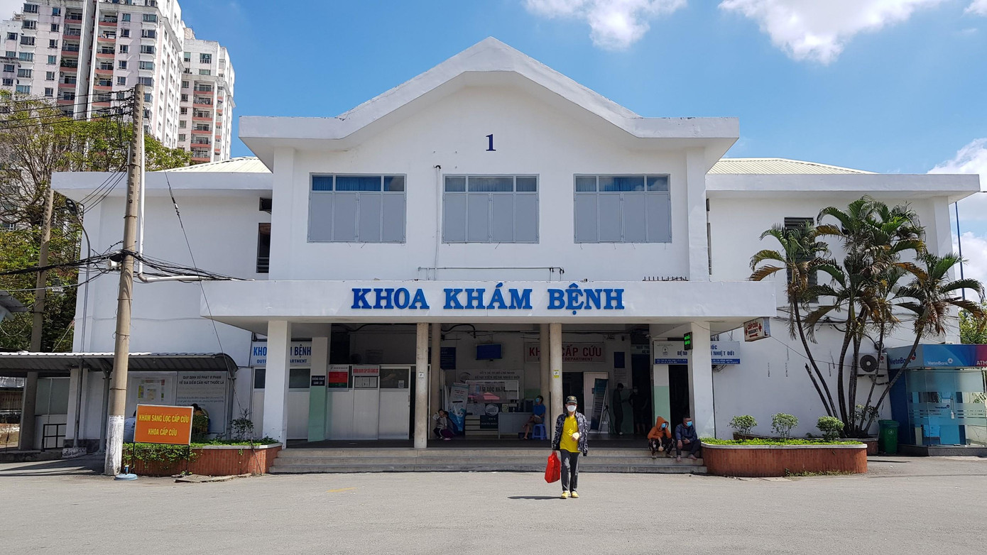 Khoa khám bệnh của bệnh viện đã trở nên chật hẹp, xuống cấp đang được đề xuất xây dựng mới