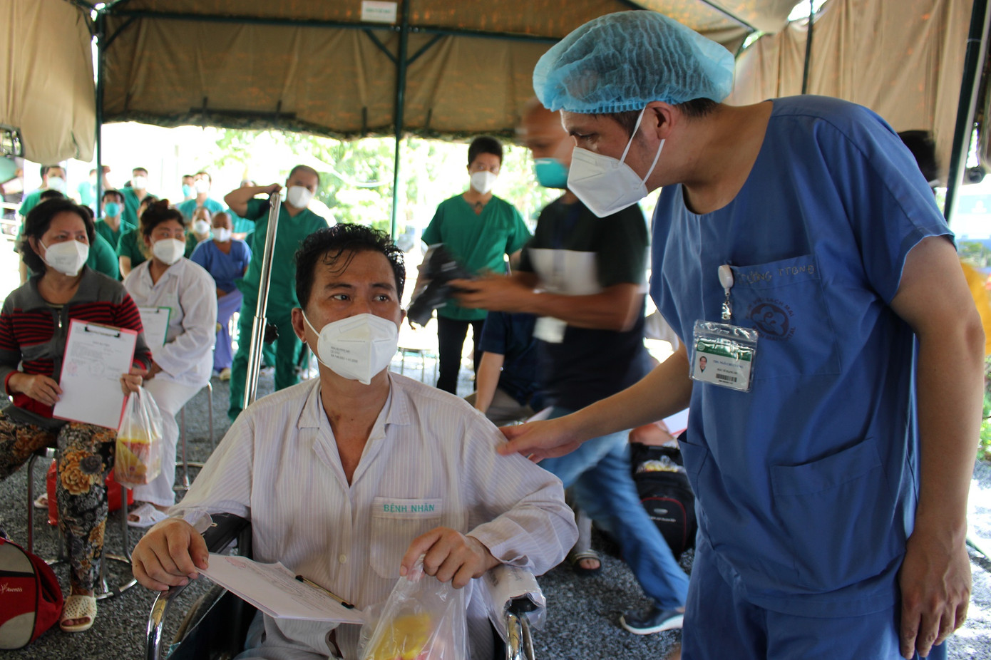 Đại dịch COVID-19 để lại nhiều hậu quả nặng nề cho sức khỏe thể chất và tâm thần của cộng đồng Đại dịch COVID-19 để lại nhiều hậu quả nặng nề cho sức khỏe thể chất và tâm thần của cộng đồng