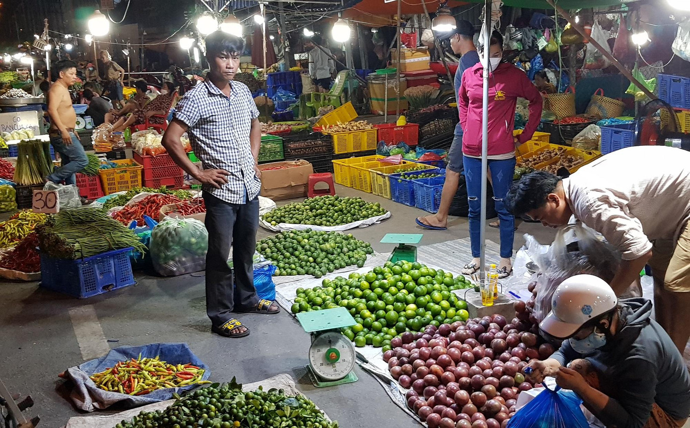 Hoạt động mua bán tự phát kéo dài thời gian qua nhưng chưa được xử lý triệt để.