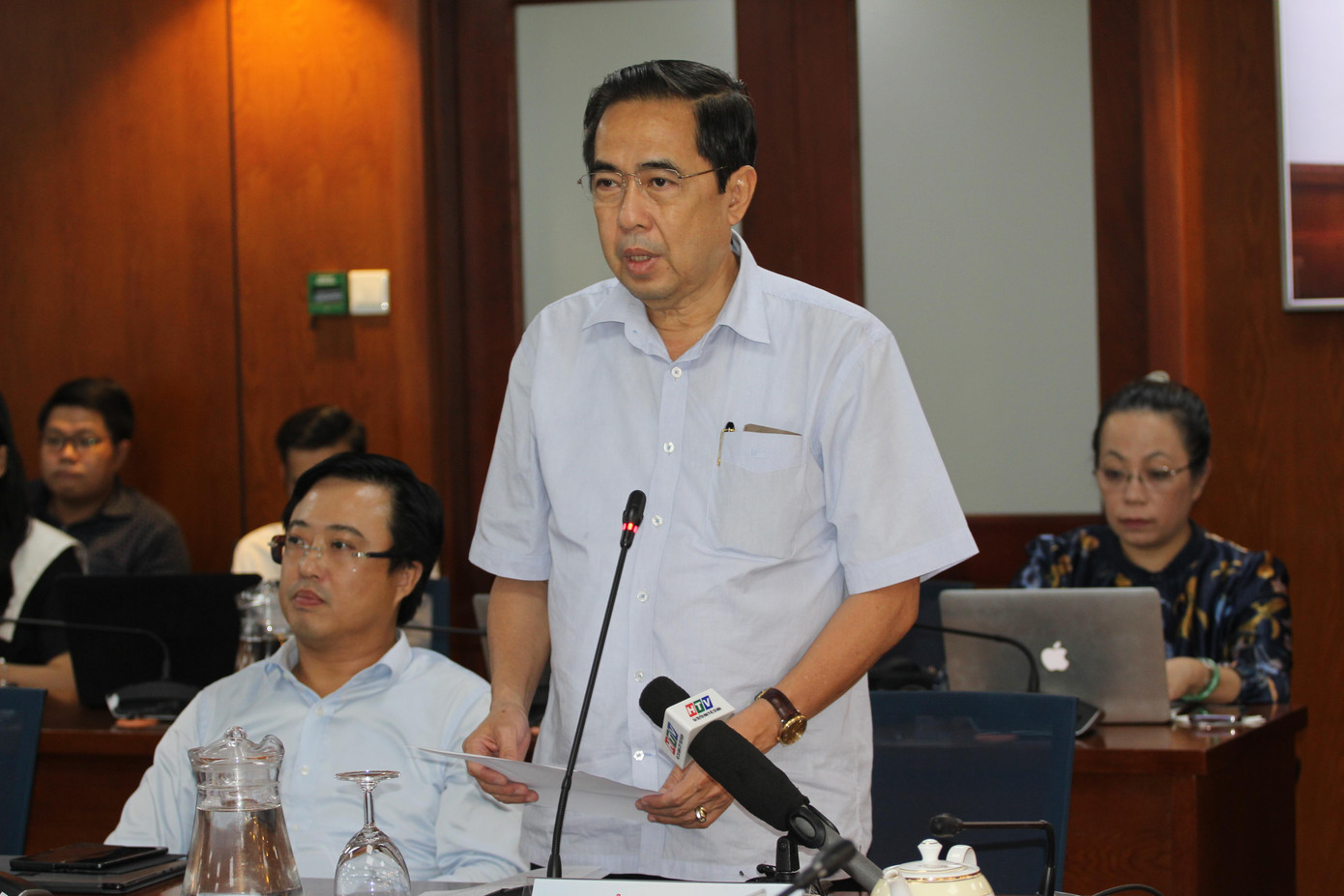 Ông Nguyễn Văn Lâm, Phó giám đốc Sở LĐTB&amp;XH thông tin tại buổi họp báo chiều 3/11