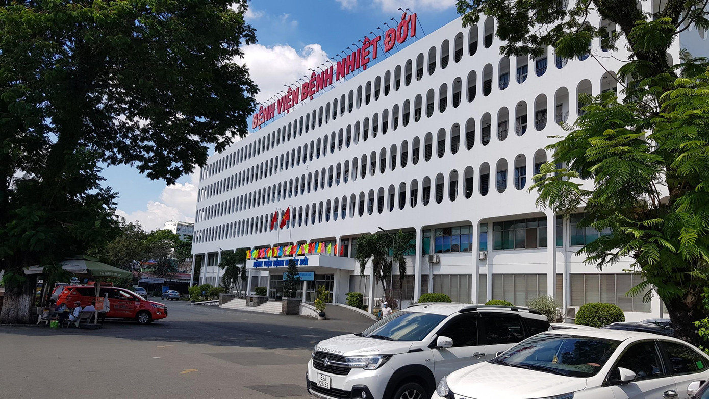 Bệnh viện đã nhiều lần thay đổi tên gọi trước khi được UBND TPHCM đặt thành Bệnh viện Bệnh Nhiệt Đới