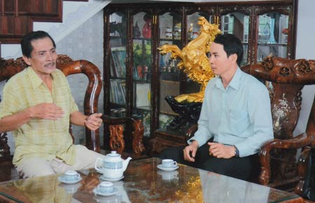 Nghệ sĩ Thương Tin trong phim Tìm người xứ hoa.