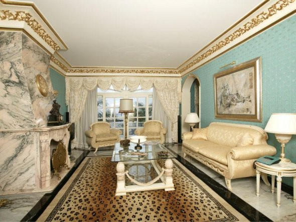 Nó gợi cho người ta nhớ đến cung điện của Caesar