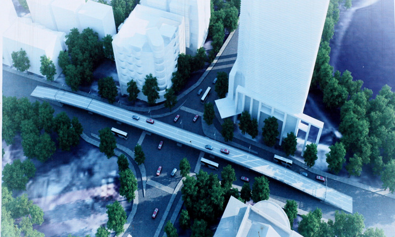 Cầu vượt thép ngã tư Láng Hạ - Thái Hà nhìn từ trên cao xuống (ảnh chụp lại)