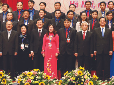 Lãnh đạo Đảng và Nhà nước chụp ảnh chung cùng các đại biểu dự đại hội Đoàn toàn quốc lần thứ X