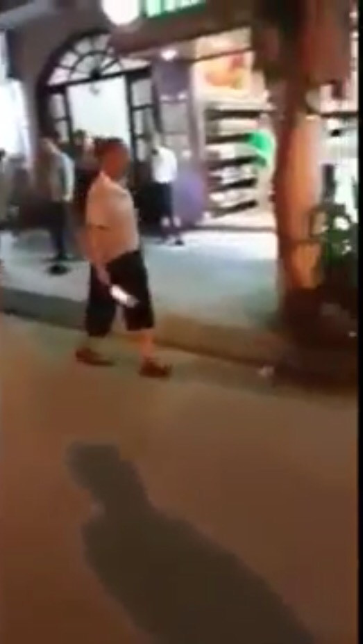 Khách Trung Quốc cầm dao dọa chém nhân viên nhà hàng ảnh 2