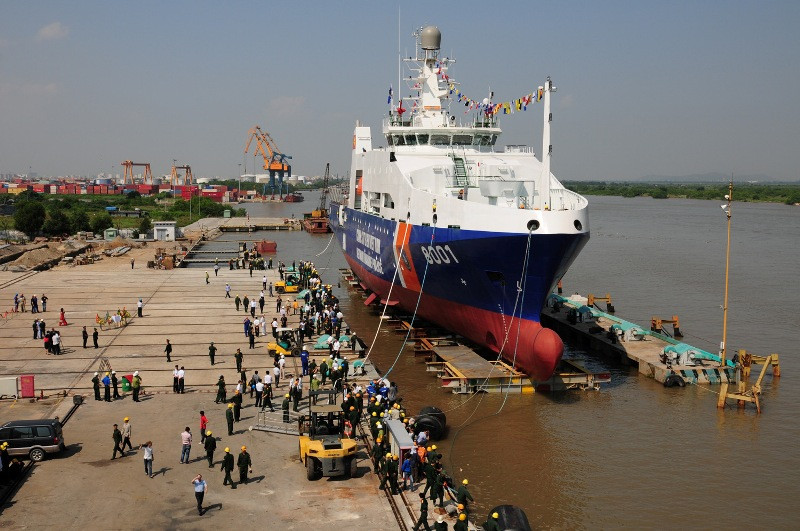 Toàn cảnh lễ hạ tàu DN 2000, số hiệu CSB 8001