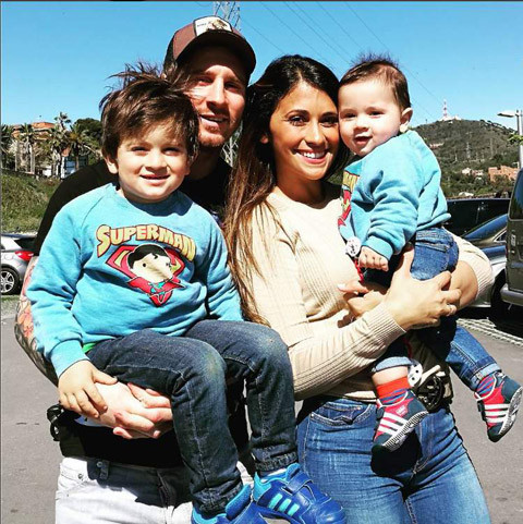 Ghét bị làm ồn, Messi mua luôn... nhà hàng xóm ảnh 1