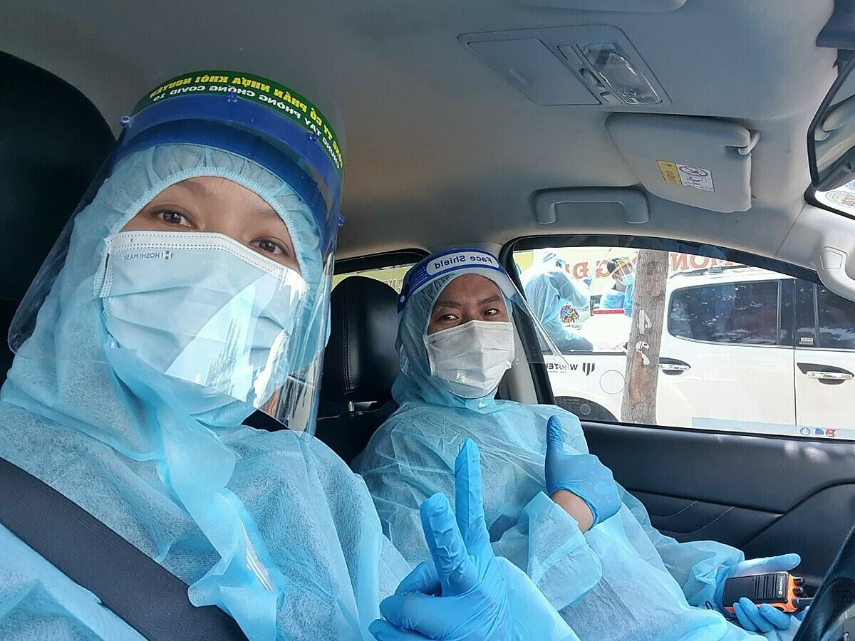 Trong đợt dịch COVID-19 lần thứ 4, đã có hàng nghìn lái xe tình nguyện tham gia phòng chống dịch, trong đó không ít người sau đó bị phơi nhiễm, thậm chí tử vong Trong đợt dịch COVID-19 lần thứ 4, đã có hàng nghìn lái xe tình nguyện tham gia phòng chống dịch, trong đó không ít người sau đó bị phơi nhiễm, thậm chí tử vong