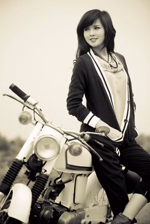 Cũng giống như Huỳnh Minh Thủy, Tâm Tít muốn được dùng tên thật khi bước vào nghiệp ca hát. Cũng giống như Huỳnh Minh Thủy, Tâm Tít muốn được dùng tên thật khi bước vào nghiệp ca hát