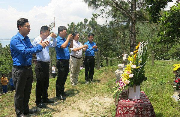 Khánh thành Cột cờ Tổ quốc đảo Hòn La ảnh 2