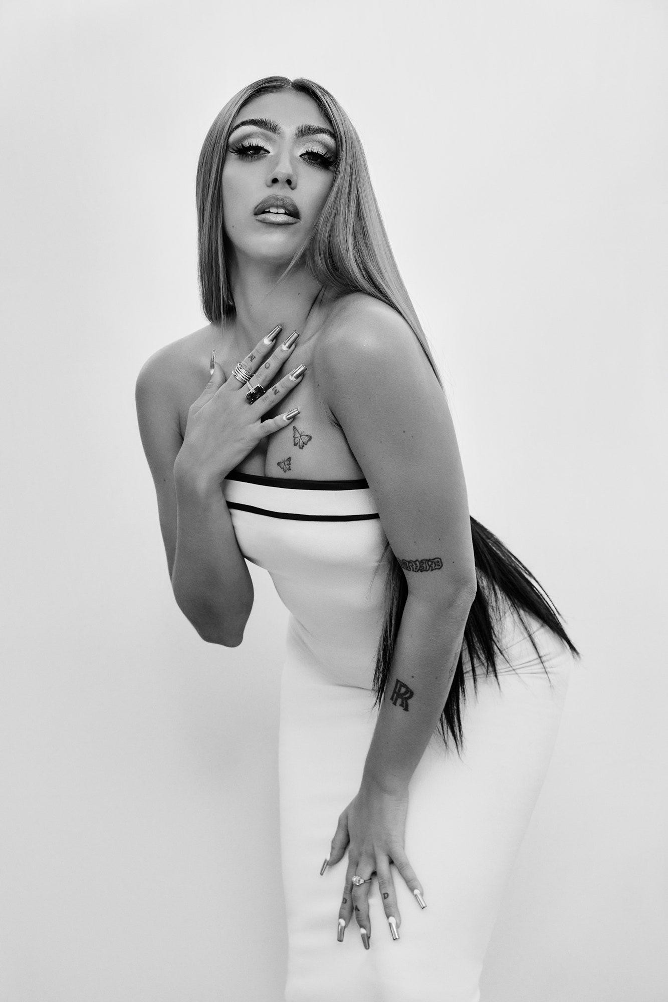 Lourdes nối nghiệp mẹ theo đuổi con đường âm nhạc, nhưng chưa để lại nhiều dấu ấn. Ngoài ra, Lourdes còn là một người mẫu.