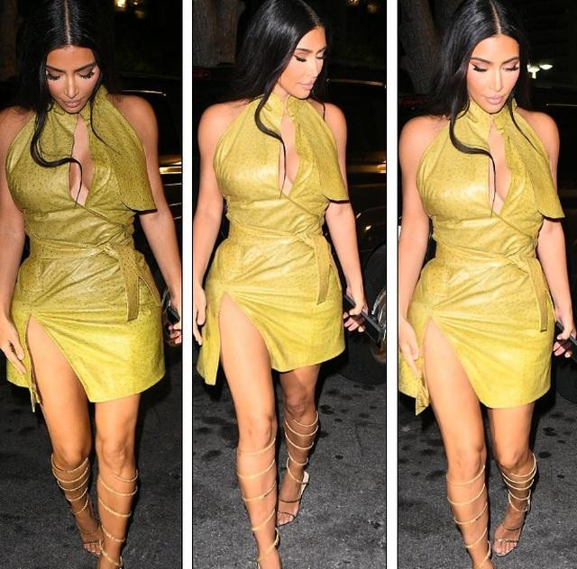 Người đẹp xứ sở cờ hoa được Forbes công bố là tỷ phú USD vào hôm 6/4, xếp thứ 2674 trong danh sách tỷ phú thế giới. Theo Forbes, kể từ tháng 10, giá trị tài sản ròng của Kim tăng từ 780 triệu lên 1 tỷ USD. Người đẹp xứ sở cờ hoa được Forbes công bố là tỷ phú USD vào hôm 6/4, xếp thứ 2674 trong danh sách tỷ phú thế giới. Theo Forbes, kể từ tháng 10, giá trị tài sản ròng của Kim tăng từ 780 triệu lên 1 tỷ USD.