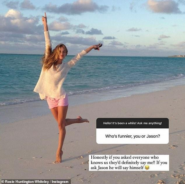 Trong hình ảnh, người đẹp khẳng định dù Jason Statham rất hài hước nhưng xét về mặt này, cô vẫn tự tin nhận phần hơn. Trong hình ảnh, người đẹp khẳng định dù Jason Statham rất hài hước nhưng xét về mặt này, cô vẫn tự tin nhận phần hơn.