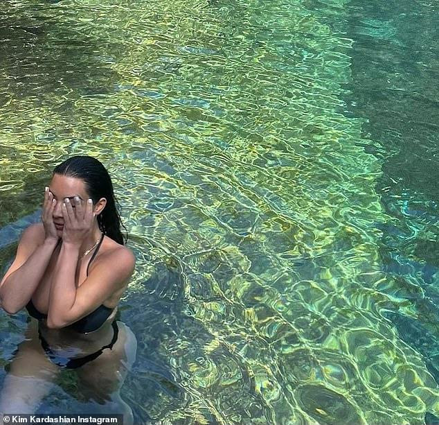 Giữa "bão" ly hôn, Kim dường như vẫn giữ được tâm thế bình thản, không bị 'chìm' trong cuộc hôn nhân sắp đổ vỡ. Cô vẫn cho thấy đang vui vẻ hưởng thụ cuộc sống, cũng như tập trung vào việc học, kinh doanh.