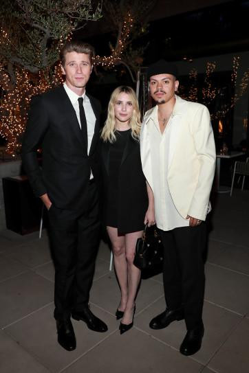 Vợ chồng Emma Roberts - Garrett Hedlund và nam diễn viên Evan Ross. Vợ chồng Emma Roberts - Garrett Hedlund và nam diễn viên Evan Ross.