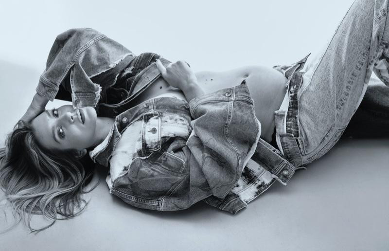 Cô cho biết bạn trai J Balvin cũng vui mừng đến mức không nói được câu nào khi được thông báo sắp có con. Và cho đến tận bây giờ, khi cô đang ở giữa thai kỳ thì bạn trai nhiều lúc vẫn kinh ngạc và không tin là mình được lên chức bố.