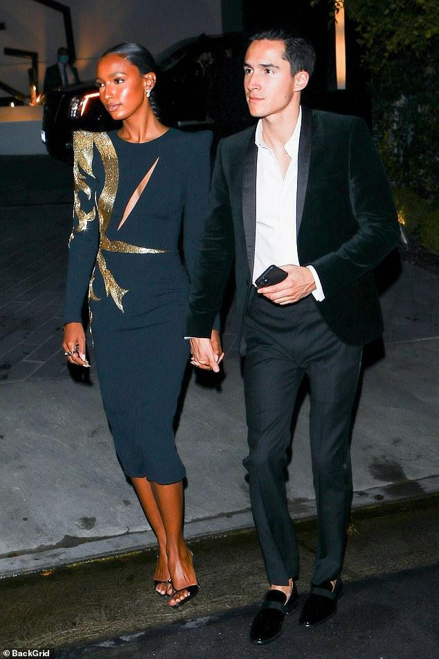 "Thiên thần nội y" Jasmine Tookes và vị hôn phu Juan David Borrero với trang phục sang trọng, lịch thiệp đi dự tiệc "Thiên thần nội y" Jasmine Tookes và vị hôn phu Juan David Borrero với trang phục sang trọng, lịch thiệp đi dự tiệc
