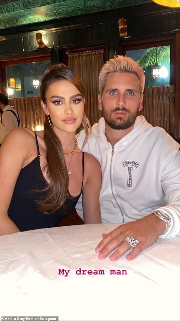 Scott Disick trước khi đến với Amelia Hamlin đã có 3 năm gắn bó bên nàng mẫu Sofia Richie (SN 1998) - con gái danh ca Lionel Richie. Scott Disick trước khi đến với Amelia Hamlin đã có 3 năm gắn bó bên nàng mẫu Sofia Richie (SN 1998) - con gái danh ca Lionel Richie.