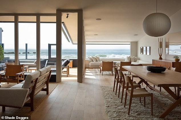 Jason Statham đã mua căn nhà này từ năm 2009, một năm trước khi anh bắt đầu mối tình lãng mạn với vị hôn phu.