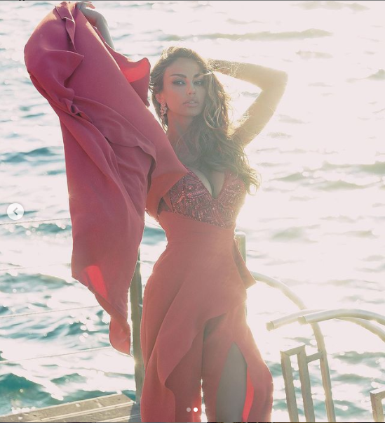 Madalina Ghenea được nhiều chuyên gia sắc đẹp nhận định là sở hữu vẻ đẹp đặc biệt hiếm và là niềm tự hào của làng điện ảnh Romania