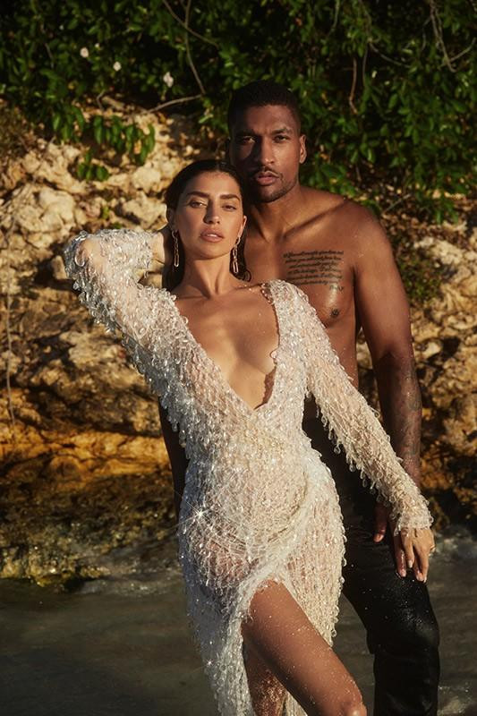 Nicole Williams hiện đang có cuộc sống hạnh phúc bên ông xã - cựu cầu thủ bóng bầu dục Larry English cũng sinh năm 1986. Nicole Williams hiện đang có cuộc sống hạnh phúc bên ông xã - cựu cầu thủ bóng bầu dục Larry English cũng sinh năm 1986.