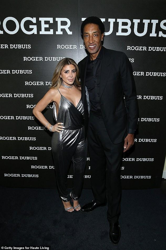 Larsa Pippen là sao truyền hình thực tế, không chỉ được biết đến là bạn thân một thời của "Kim siêu vòng 3" mà còn là vợ cũ của huyền thoại bóng rổ Scottie Pippen (ảnh). Larsa Pippen và Scottie Pippen đã có gần 2 thập kỷ bên nhau và 4 con chung trước khi ly dị vào năm 2018. Larsa Pippen là sao truyền hình thực tế, không chỉ được biết đến là bạn thân một thời của "Kim siêu vòng 3" mà còn là vợ cũ của huyền thoại bóng rổ Scottie Pippen (ảnh). Larsa Pippen và Scottie Pippen đã có gần 2 thập kỷ bên nhau và 4 con chung trước khi ly dị vào năm 2018.