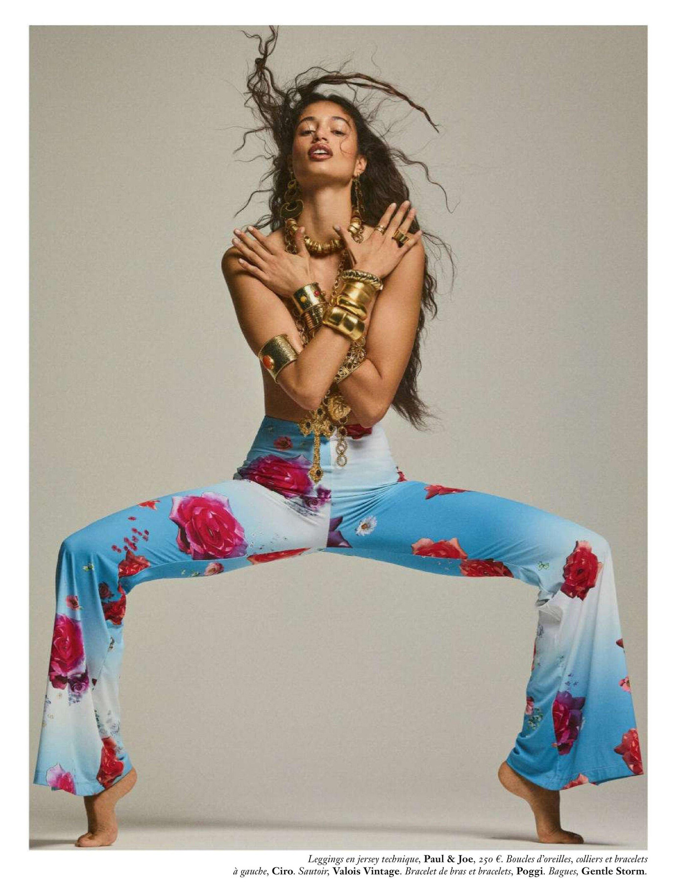 Cô không chỉ tạo ấn tượng với các chuyên gia về vẻ đẹp lai khi có cha là người Ma-rốc, mẹ là người Ý, mà còn gây tiếng vang khi được tạp chí Vogue bình chọn là 1 trong 15 người mẫu xuất sắc nhất sàn diễn mùa Xuân năm 2020.