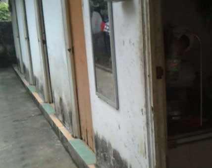 Phòng tắm khoáng được thiết kế thành các phòng nhỏ và bếp nấu ăn cũng nằm ở khu chật hẹp này. Phòng tắm khoáng được thiết kế thành các phòng nhỏ và bếp nấu ăn cũng nằm ở khu chật hẹp này